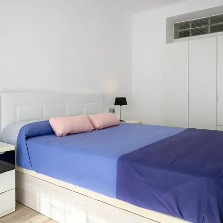 At071 Primera Linea, Reformado, Airco Apartment *