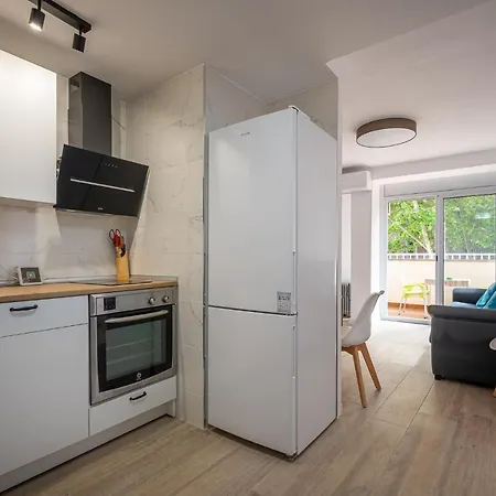 At071 Primera Linea, Reformado, Airco Apartment *